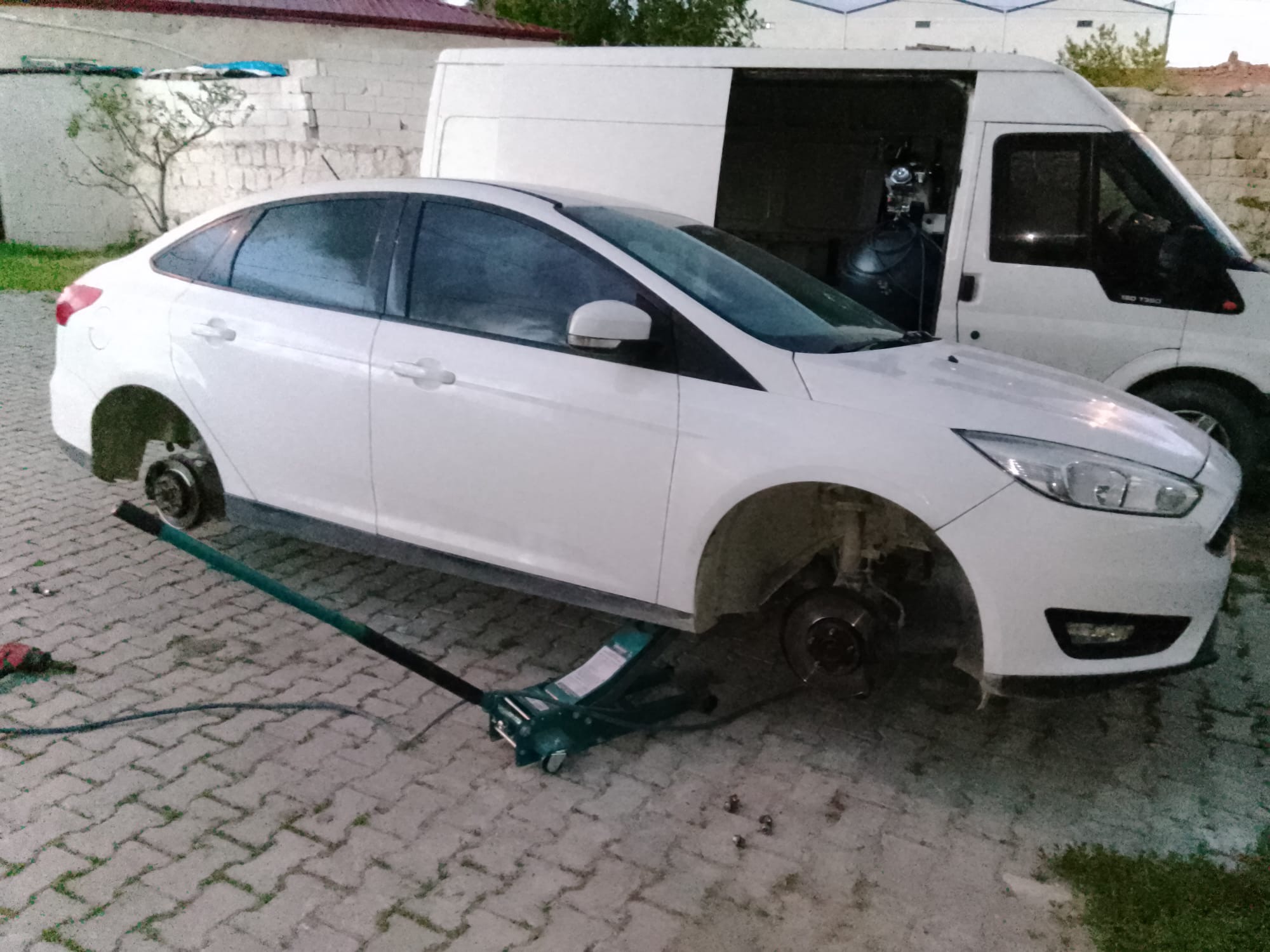 Niğde Tır Lastik Resim Galerisi
